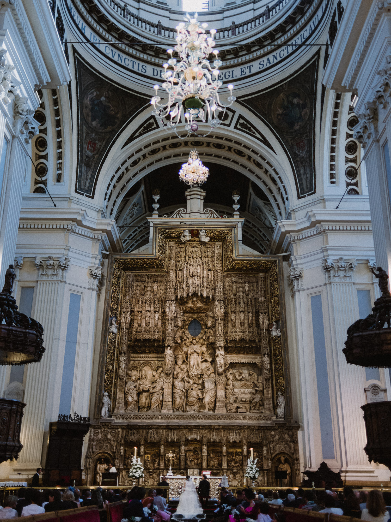 Boda en altar mayor El Pilar